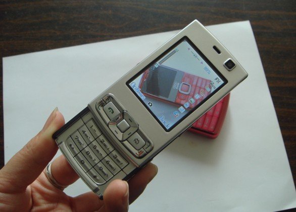 Mini TV Quadband Bluetooth MP3 Cell Phone